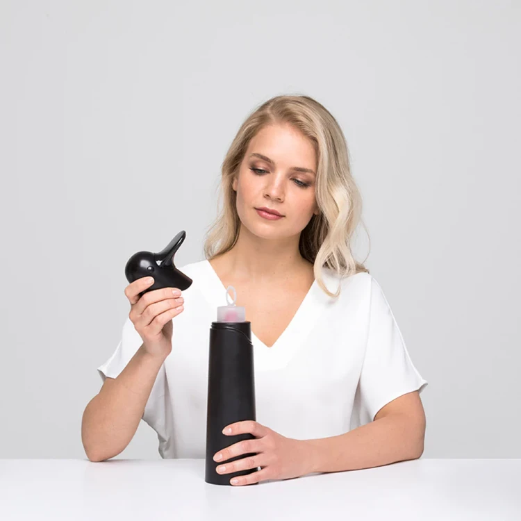 oiva-fire-extinguisher_black_opened.webp
